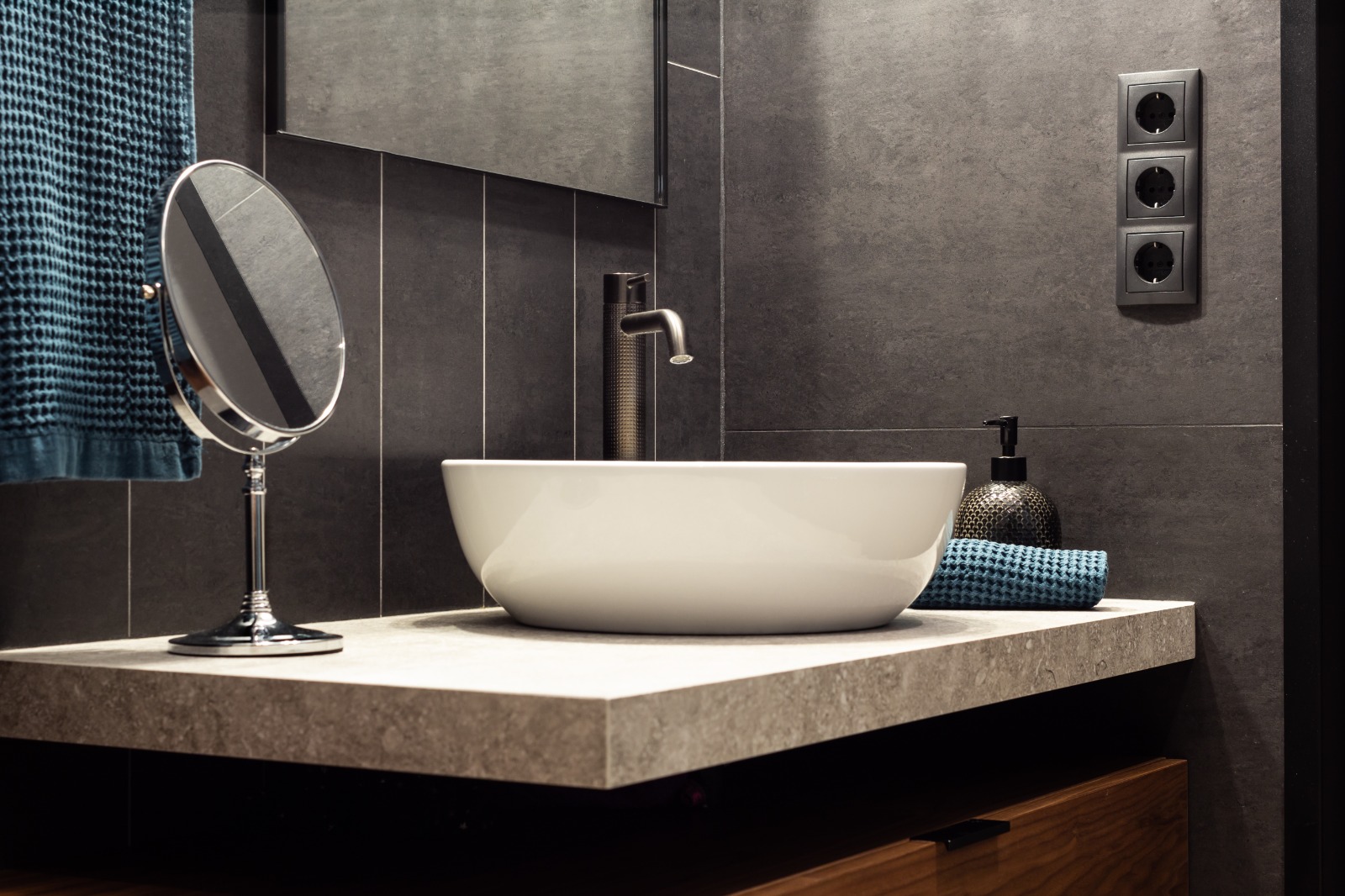 Lazienka-Toaleta-Spieki-Kwarcowe-Blat-Lazienkowy-Ze-Spiekow-02