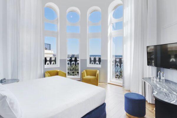 Mar_del_plata-spiek-kwarcowy-szary-z-falą-organiczny-kamień-na-blaty-ściany-płynny-wzór-naturalne-aranzacje-n-sphere-centrum-spiekow-kwarcowych-kamieni-n-sphere-02