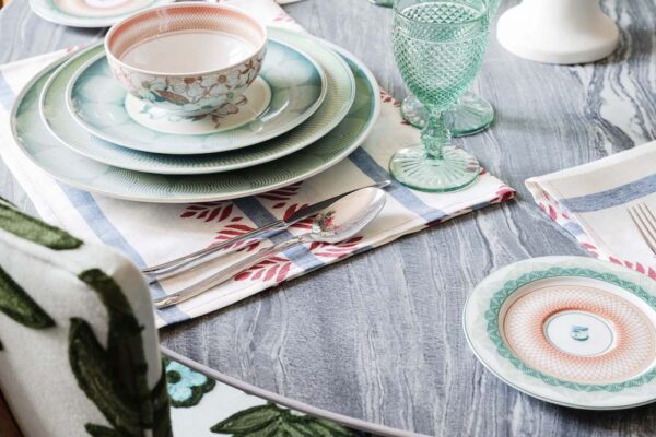 Mar_del_plata-spiek-kwarcowy-szary-z-falą-organiczny-kamień-na-blaty-ściany-płynny-wzór-naturalne-aranzacje-n-sphere-centrum-spiekow-kwarcowych-kamieni-n-sphere-05