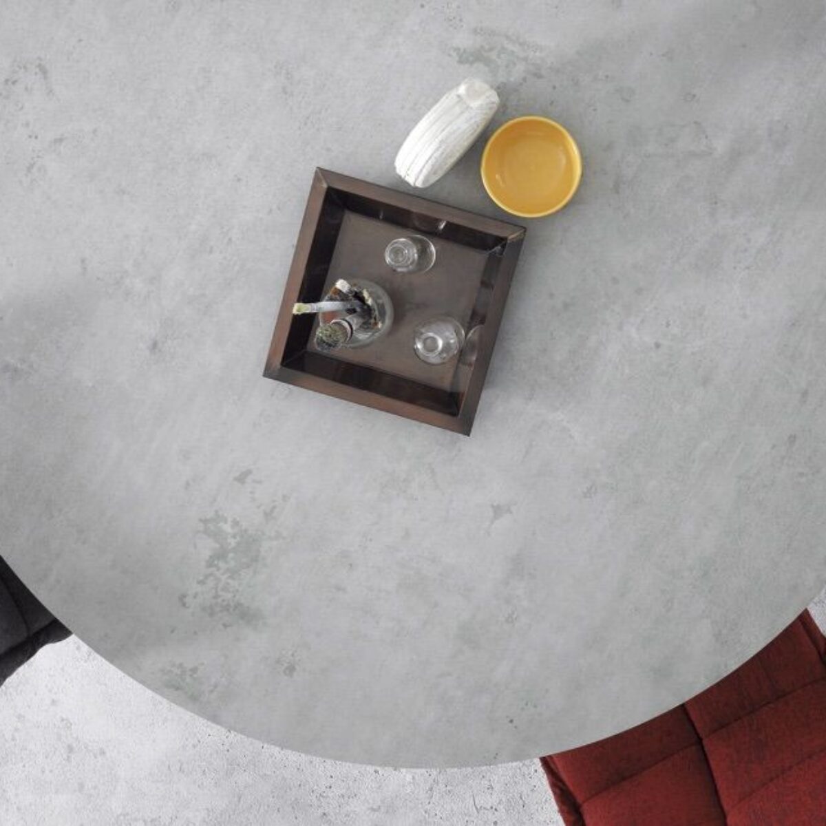 STOLY_ZE_SPIEKOW__KONGLOMERATU_meble_spieki_konglomerat_kwarcowe_n_sphere_polska (5)