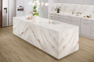 Spiek-Corinto-bialy-z-zyla-zylowany-zylasty-na-blaty-sciany-Coverlam-n-sphere-Centrum-obrobki-spiekow-03-min