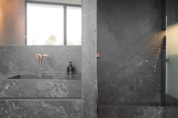 layla_shower_tray-min