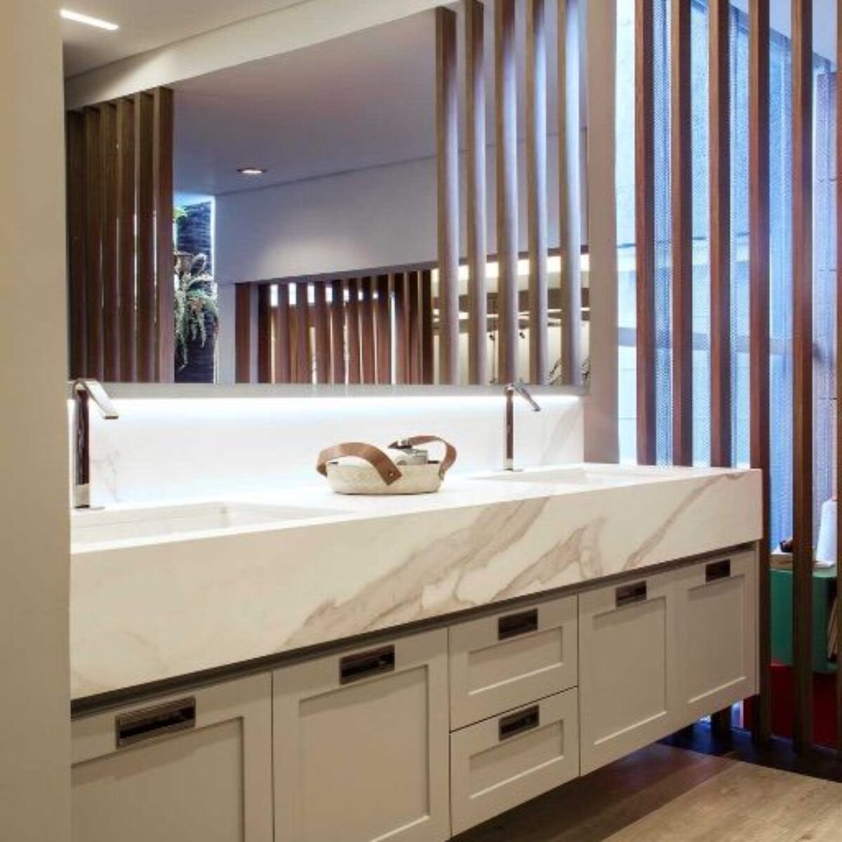 lazienki_z_kamienia__konglomeratu_i_spiekow_kwarcowych__lazienka_ze_spiekow__wielkoi_form (16) lazienki_z_kamienia__konglomeratu_i_spiekow_kwarcowych__lazienka_ze_spiekow__wielkoi_form (16)