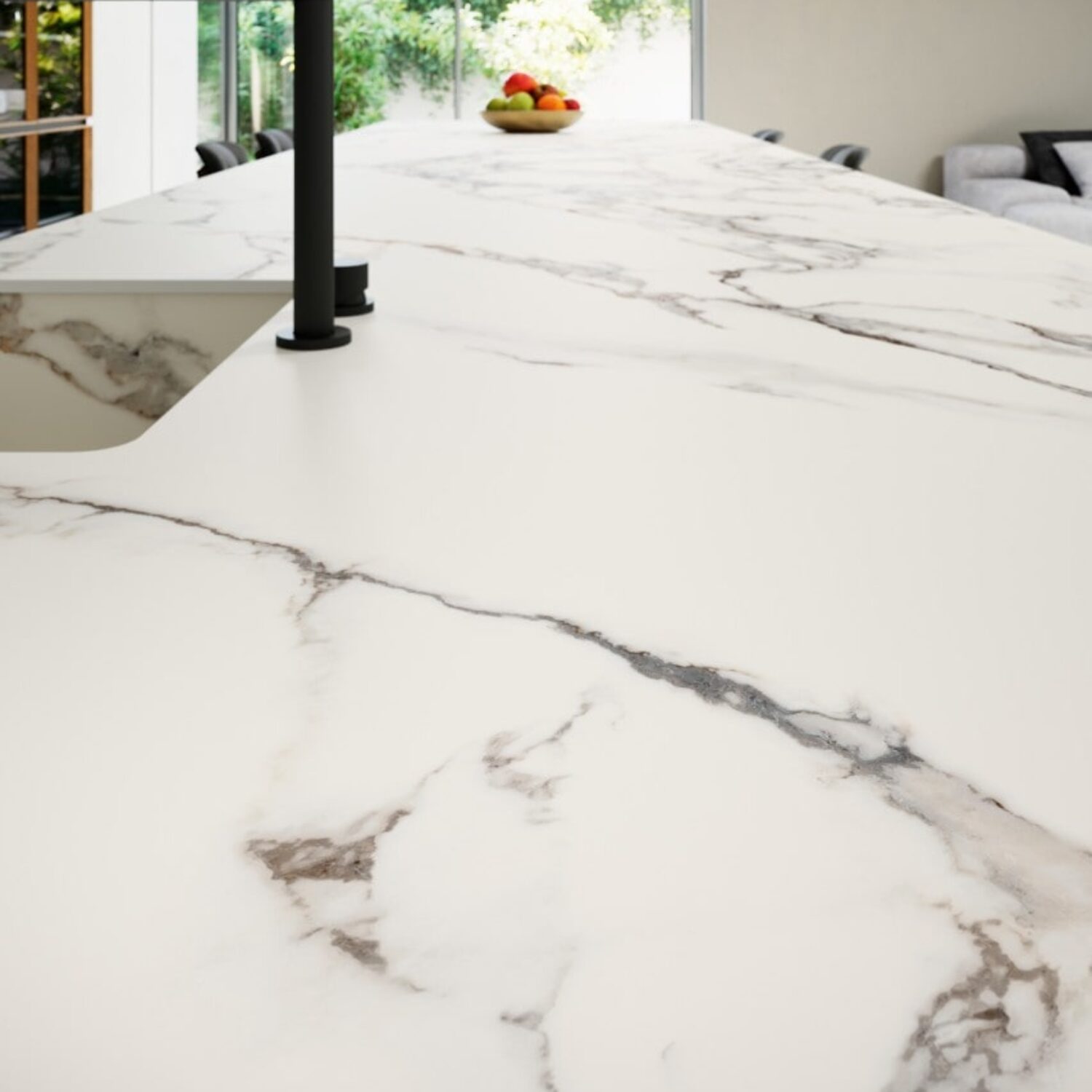 spiek-kwarcowy-biały-marmur-szare-żyły-minimalistyczny-klasyczny-calacata-vaglie_blat-kuchenny-blaty-ze-spiekow-spieki-01-min