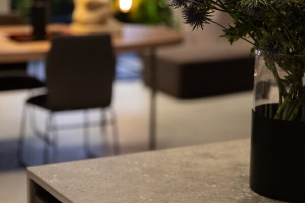 spiek-kwarcowy-ziemisty-brązowy-kamień-tekstura-industrialny-naturalny-n-sphere-centrum-spiekow-n-sphere-zywiec-bielsko-biala-02