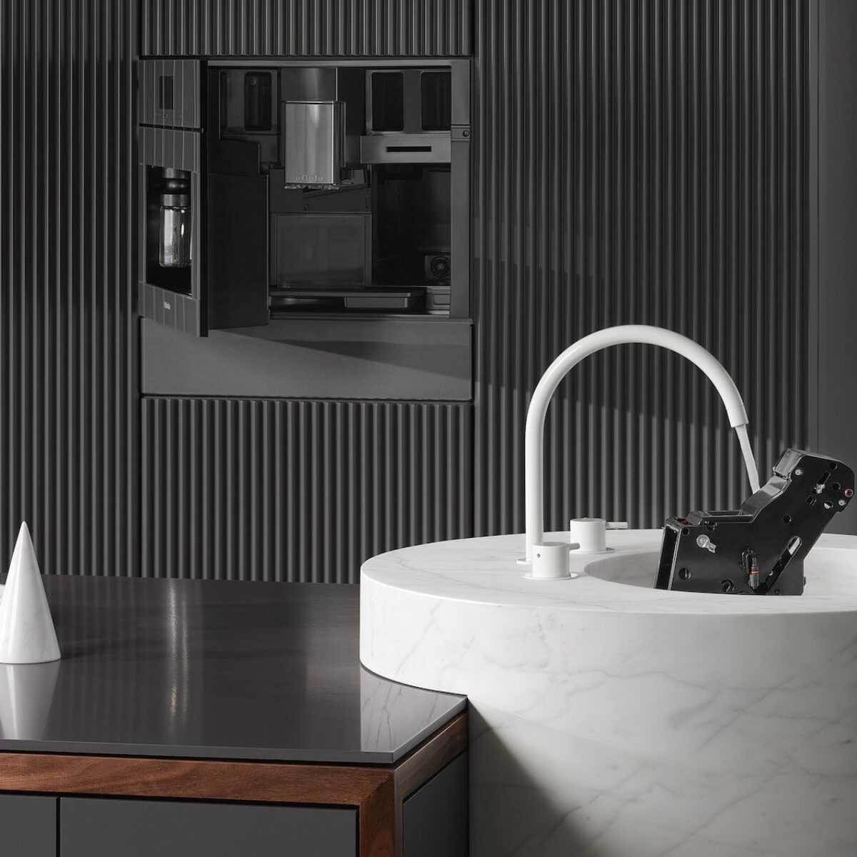 Ekspresy-ekspres-do-zabudowy-miele-01-min