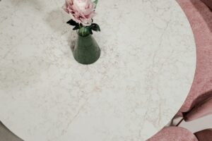 bialy_konglomerat_wzor_marmuru_Silestone_n-sphere_Centrum_Spiekow-03-min