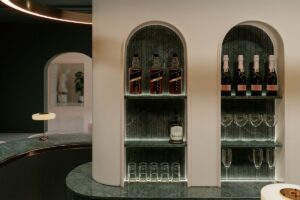 konglomerat_zielony_konglomerat_z_delikatna_zyla_naturalna_Silestone_n-sphere_Centrum_Spiekow-01-min