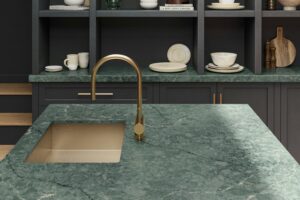 konglomerat_zielony_konglomerat_z_delikatna_zyla_naturalna_Silestone_n-sphere_Centrum_Spiekow-11-min