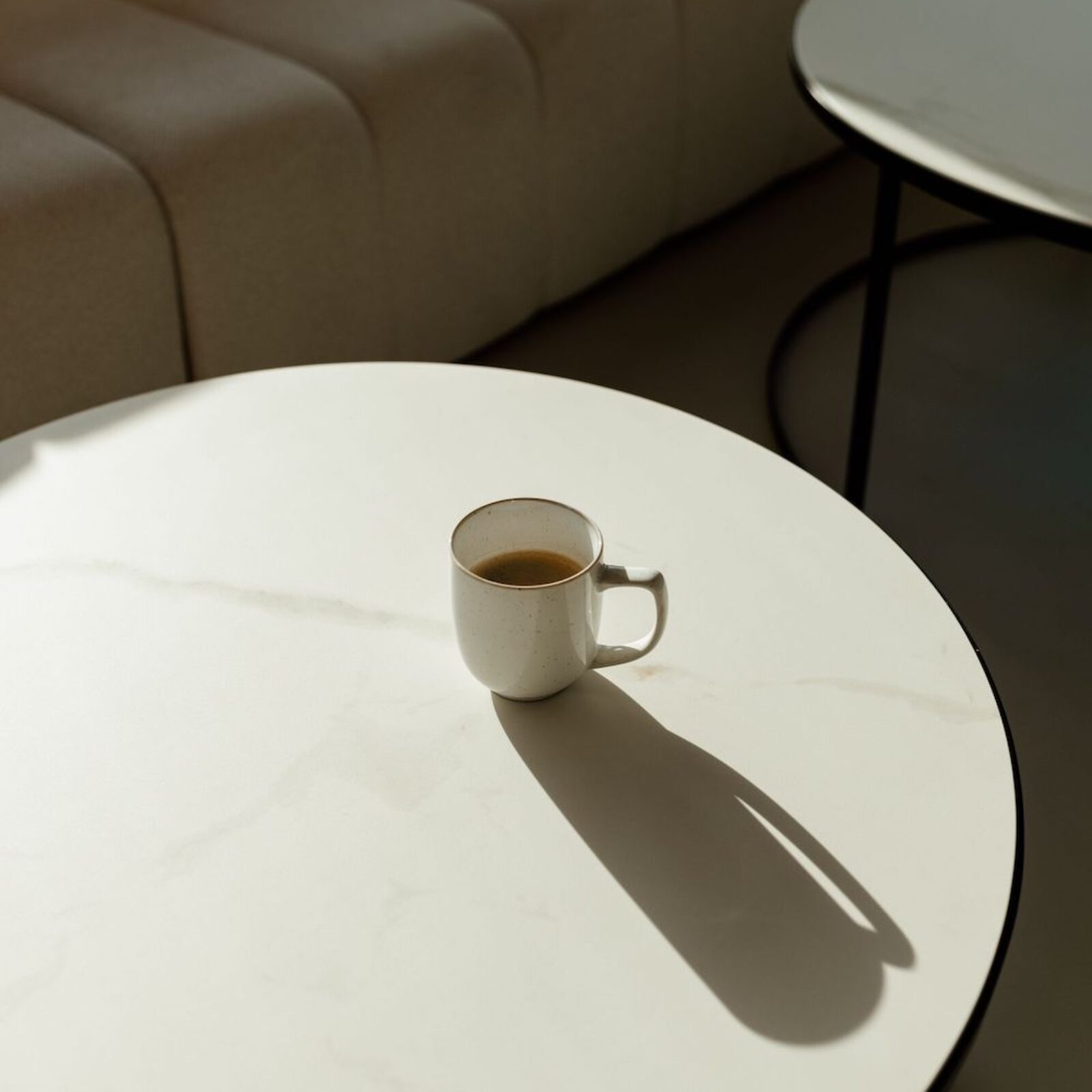 n-sphere-Showroom-Wnetrz-Calacatta-Estatuario-Spiek-Kwarcowy-Bialy-z-Zylka-Realizacja-n-sphere-Wykonawstwo-Spieki-Kwarcowe_5651-min n-sphere-Showroom-Wnetrz-Calacatta-Estatuario-Spiek-Kwarcowy-Bialy-z-Zylka-Realizacja-n-sphere-Wykonawstwo-Spieki-Kwarcowe_5651-min