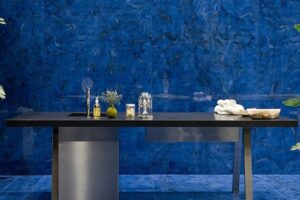 Spiek-kwarcowy-Laminam-blu-polished-intensywny-granat-z-cieniowaniem-n-sphere-centrum-Spiekow-i-Kamienia-6-min