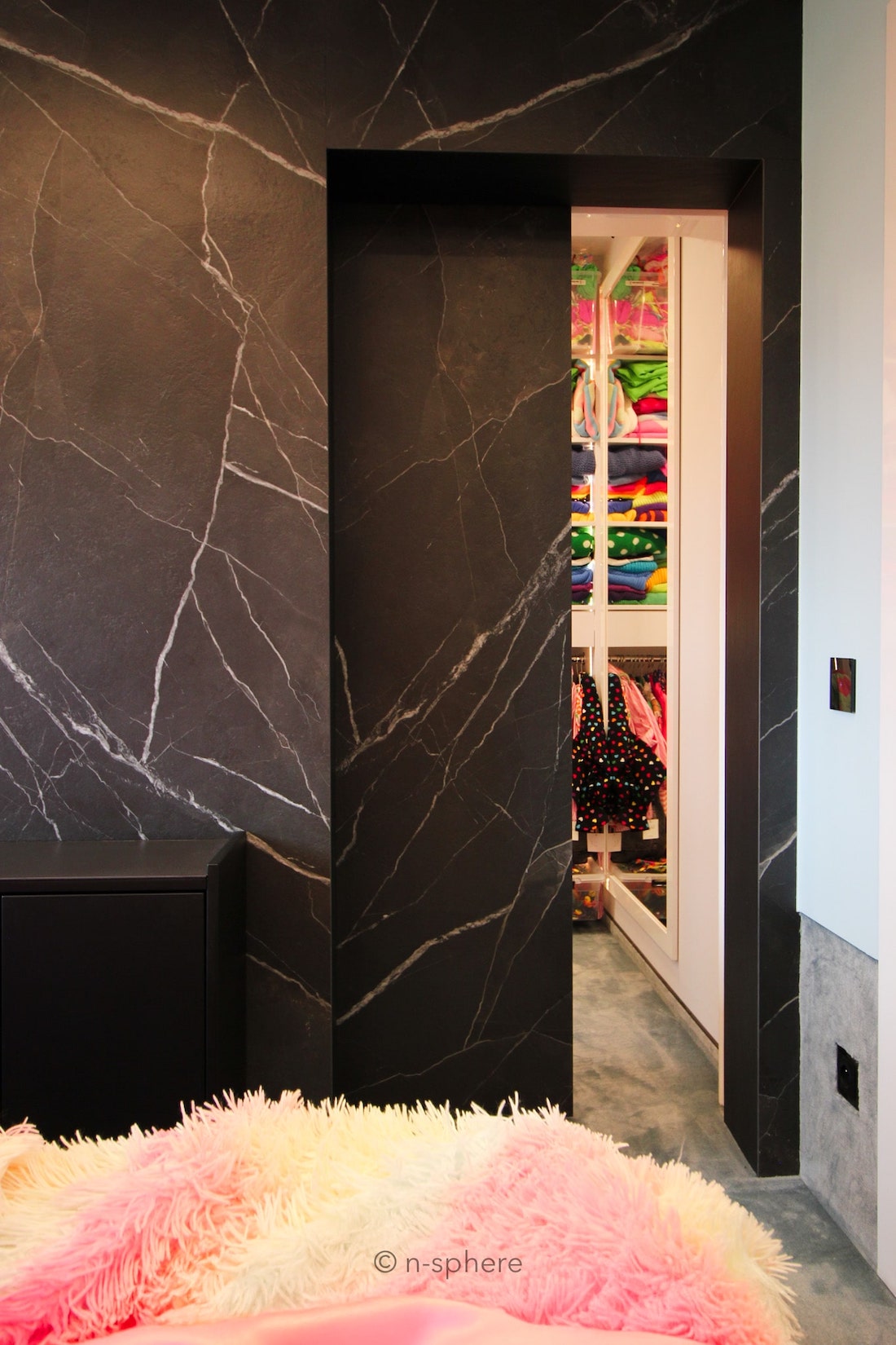 Sypialnia-Realizacja-Projektu-Wnetrza-n-sphere-Showroom-Wnetrz-Centrum-Spiekow-i-Kamienia-02-min